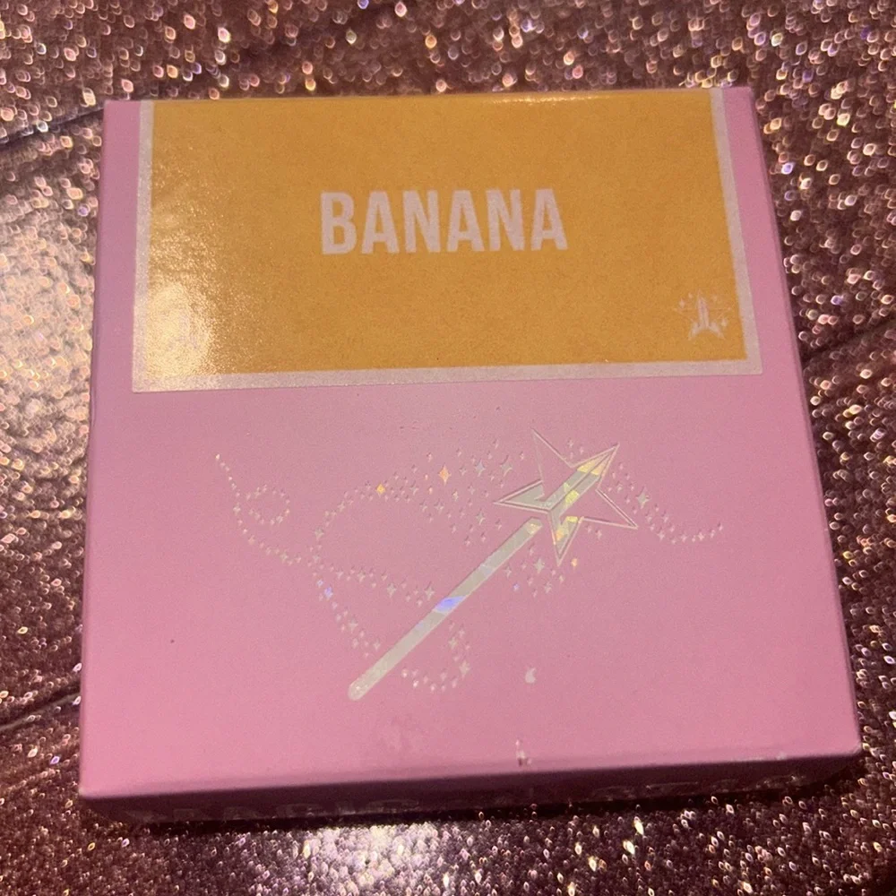 NIB Jeffree Star Cosmetics Magic Star Luminous Setting Powder in Banana JSC